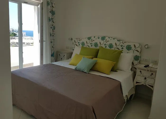 Guest house Casa Gaia 3*